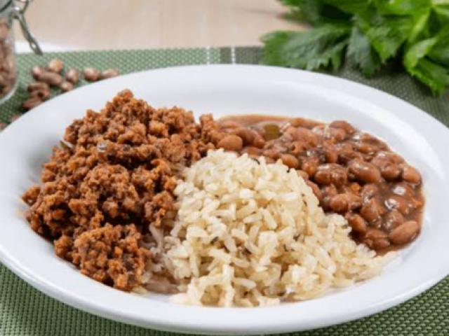 Arroz com Feijão e Carne Moida