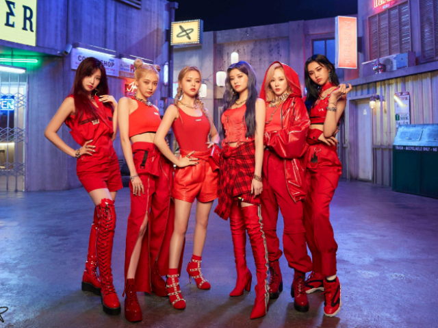 Parabéns você debutaria no EVERGLOW