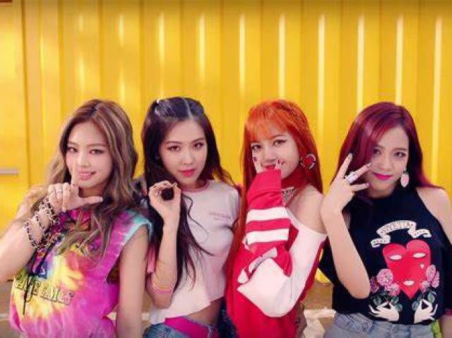 Jennie: 26, Lisa: 28, Jisoo: 30, Rosé: 27
