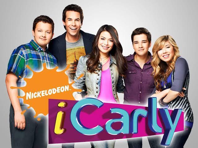 iCarly, tinha que ter a volta de Carly em Seattle.