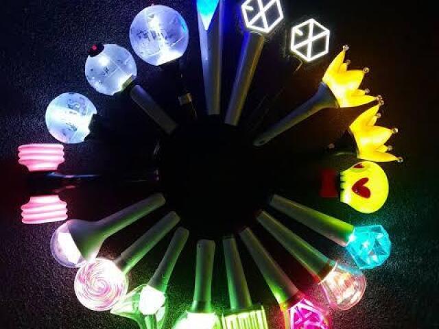 De qual grupo é o lightstick?