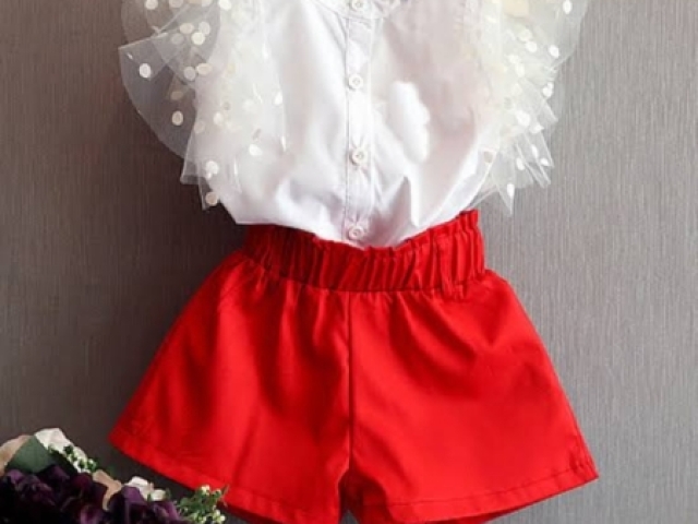 conjunto de blusa e short