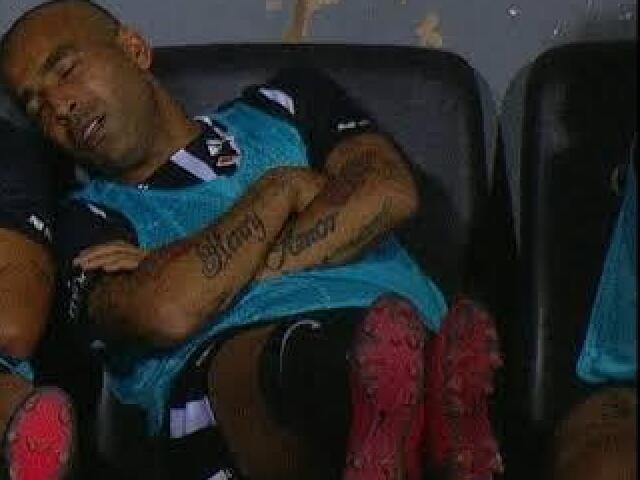 O Que Dorme no Banco