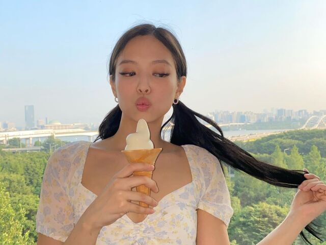 Jennie-solo