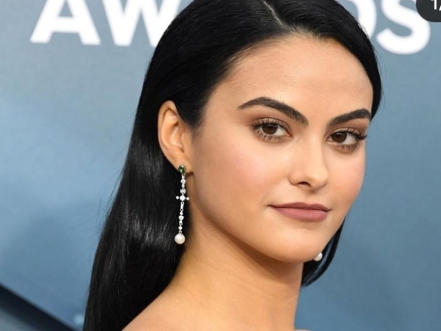 Camila Mendes