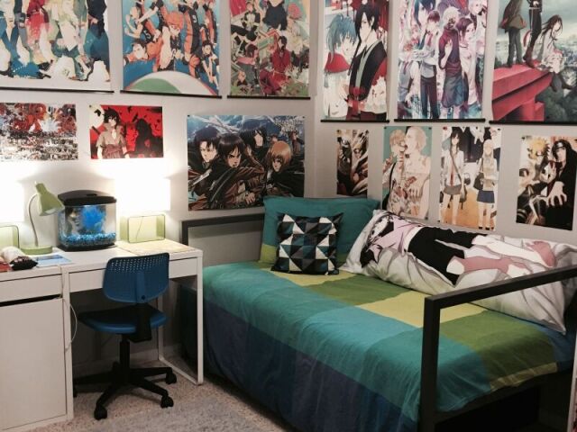 Um quarto bem Otaku/ ou apenas com um canto de anime/desenhos ;)