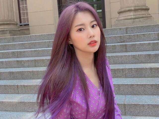 Hyewon(iz*one)