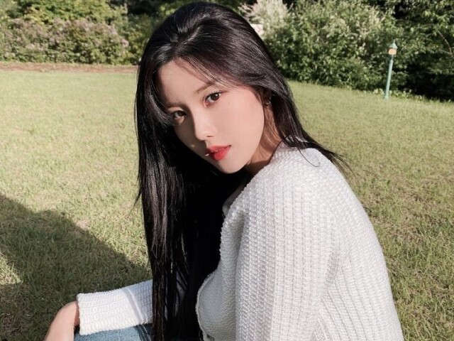 Eunbi
IZ*ONE