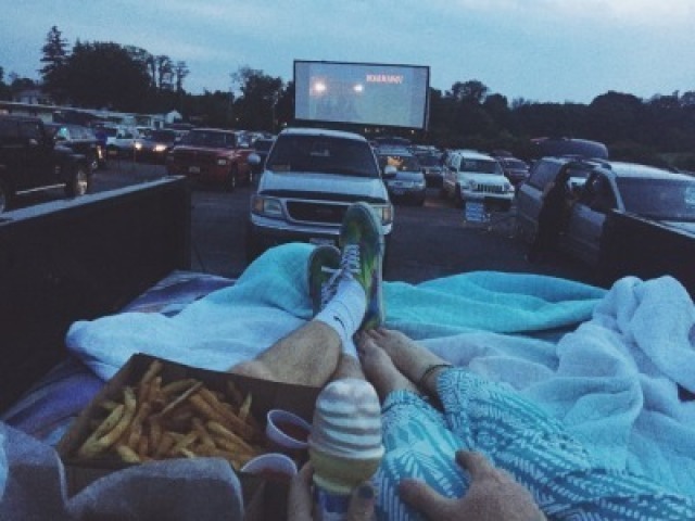 CINEMA 
DRIVE IN