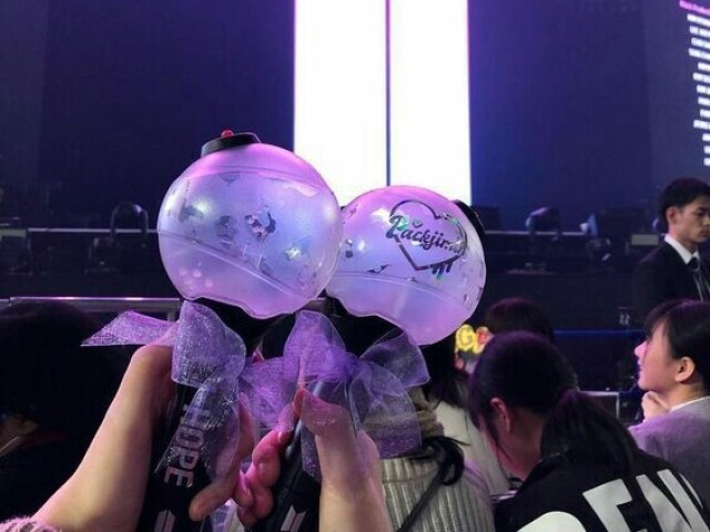 De qual grupo é o Lightstick