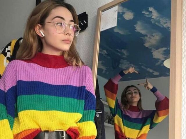 Escolha um look de cada cor e eu te digo qual série da Netflix mais combina contigo