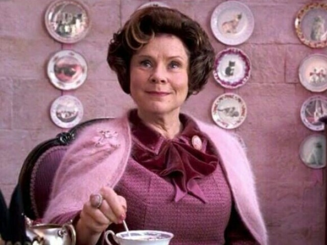 13. Dolores Umbridge (Imelda Staunton) - Saga Harry Potter (2001 - 2011)