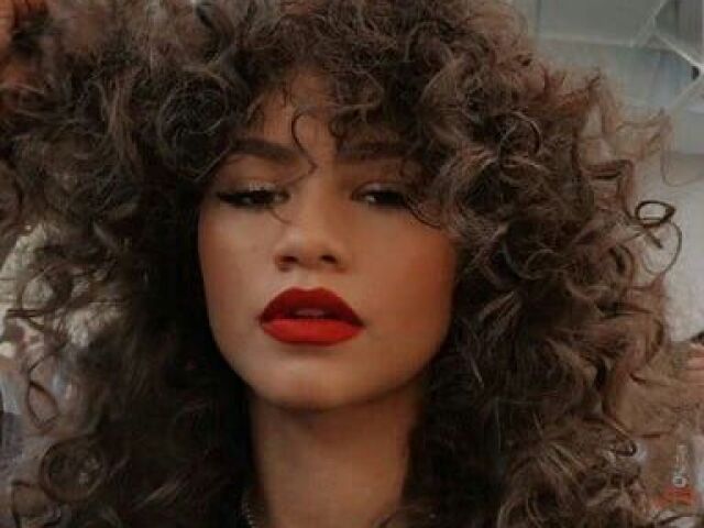 assim(nome: zendaya)