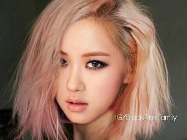 Rosé
Não achei peruca, mais achei essa edição.