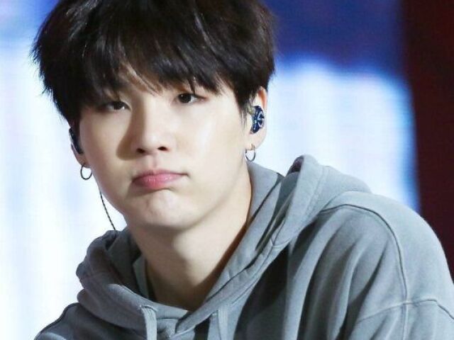 7. Yoongi 🙂!!!! Ultimo mais não menos importante!