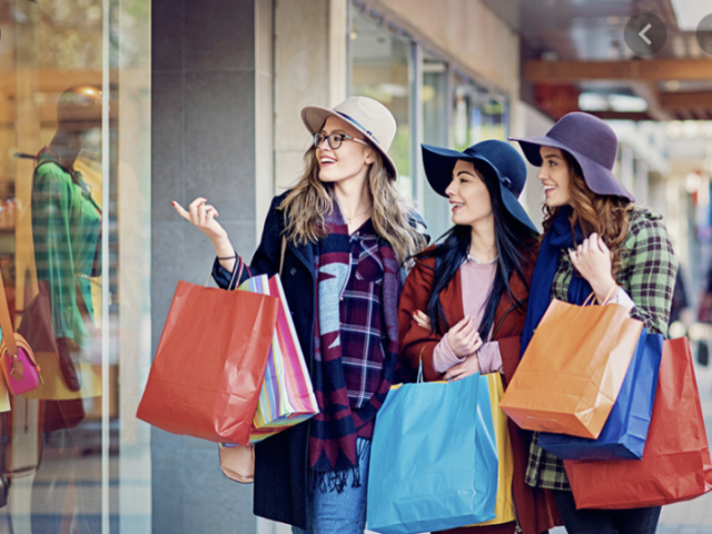 Ao shopping com as minhas amigas