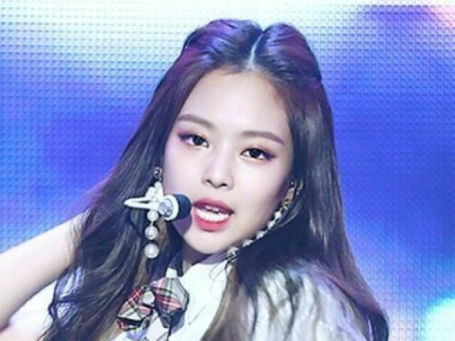 JENNIE