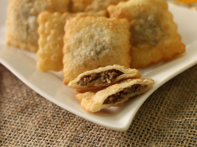 mini pastรฉis de carne