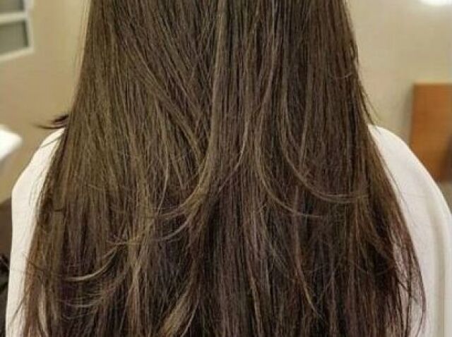 Prefiro cabelo solto mesmo, vou perder tempo fazendo um penteado.