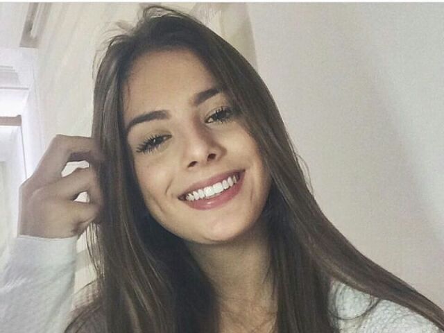 uma garota normalπππ
