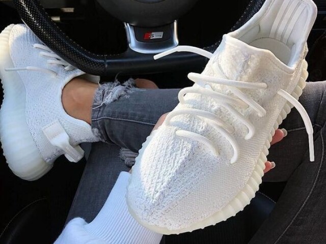 Yeezy cloud white