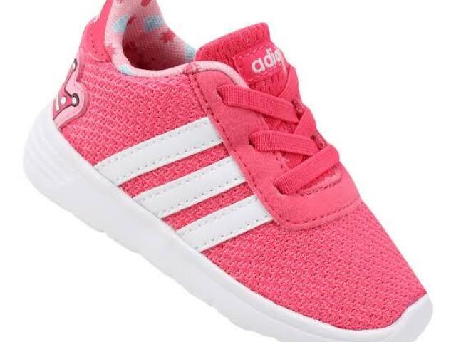 Tênis da Adidas todo rosa