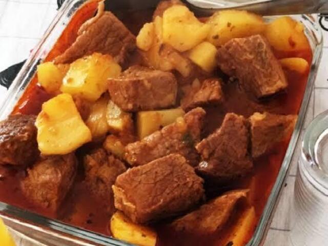 Batata com carne