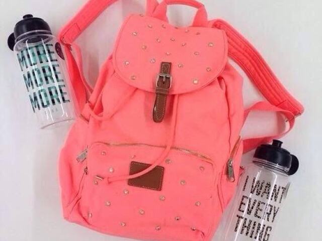 Mochila rosa neon