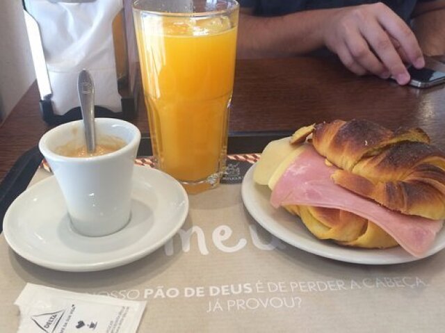 um pequeno almoço bem básico e rapidinho