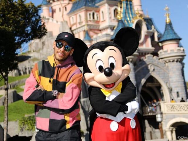 Com o Mickey