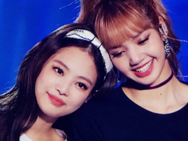 Vc combina mais com Lisa ou Jennie