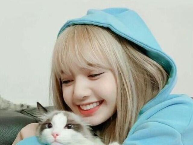 fofaaaaa
(gnt eu sei q é a Lisa do BLACKPINK)