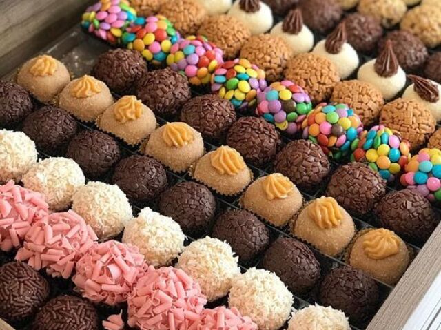 brigadeiro e beijinhos e etc.