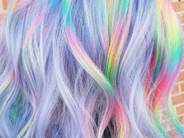 Qual cor de cabelo colorido você teria?