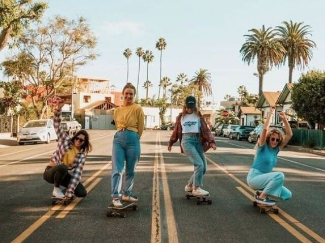 foi andar de skate com os amigos