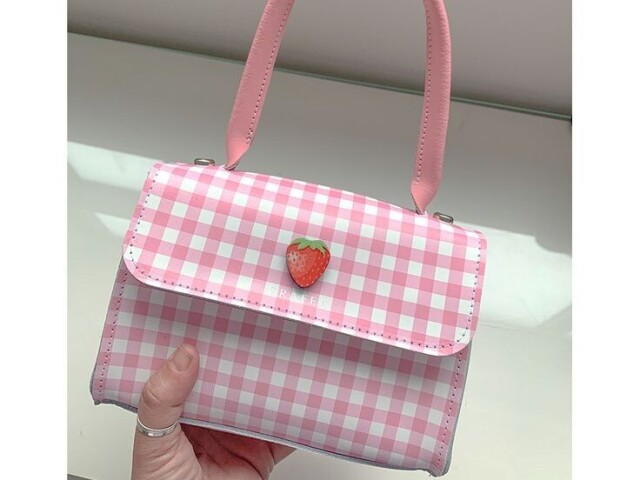 Adoro bolsas assim😍🍓