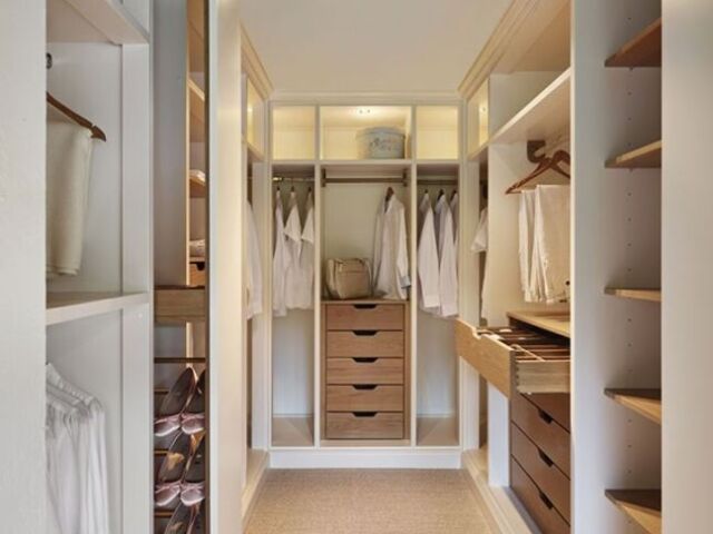 Monte sue closet!