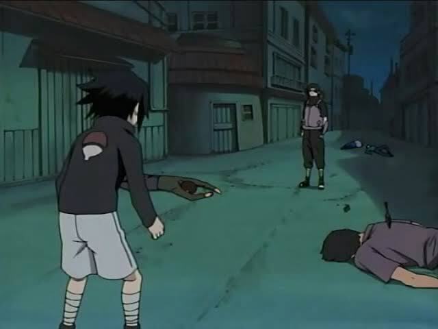 Aos 13 anos, Após matar o seu clã e Sasuke ver seus pais mortos