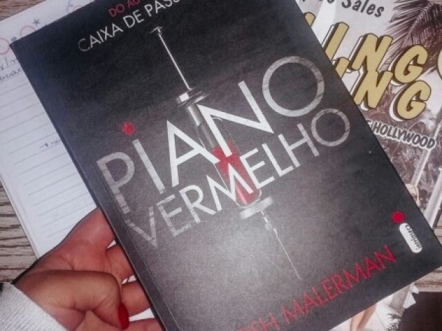 Piano Vermelho