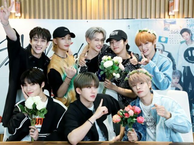 ツ você conhece o Stray Kids?