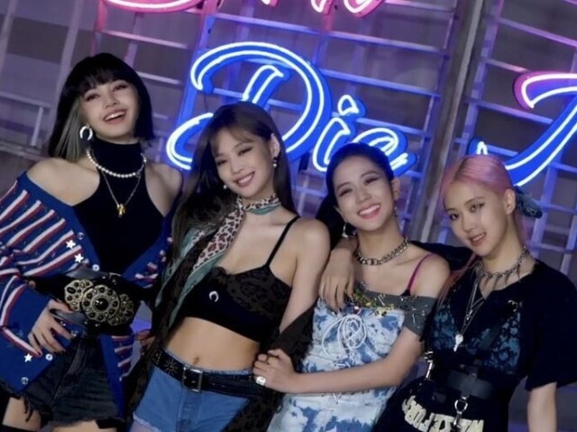 BLACKPINK lovesick girls