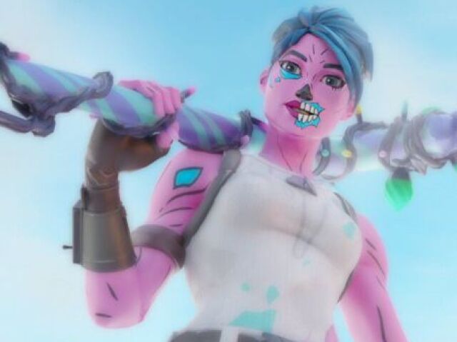 A Ghoul Trooper apareceu na loja duas vezes: uma durante o Halloween de 2017, entre outubro e novembro daquele ano, e a outra mais recentemente, em outubro de 2020. Na primeira vez, pouquíssimos jogadores compraram essa zumbi.
Por isso, muitas pessoas pediram o retorno da mesma. A Epic Games atendeu aos pedidos da comunidade em outubro de 2020 trouxeram a Ghoul de volta à loja. (ela foi umas das primeiras skins lançada na loja!)