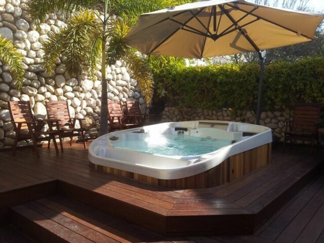 Jacuzzi