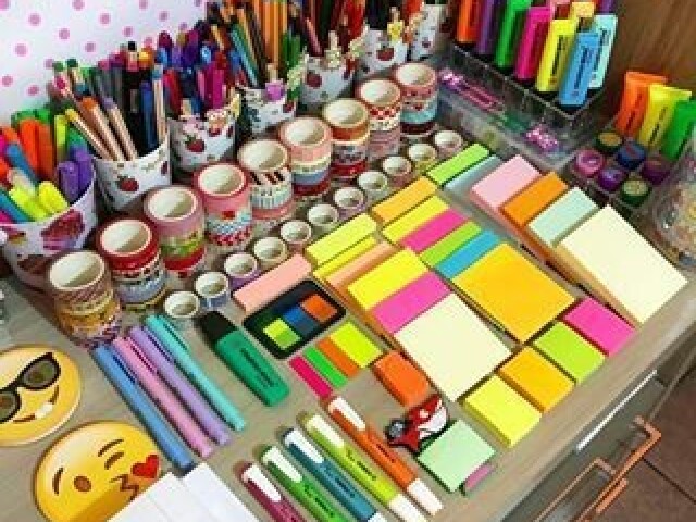 Material escolar NEON