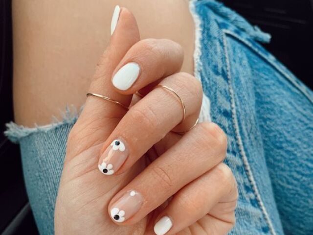 unhas pintadas nesse estilo