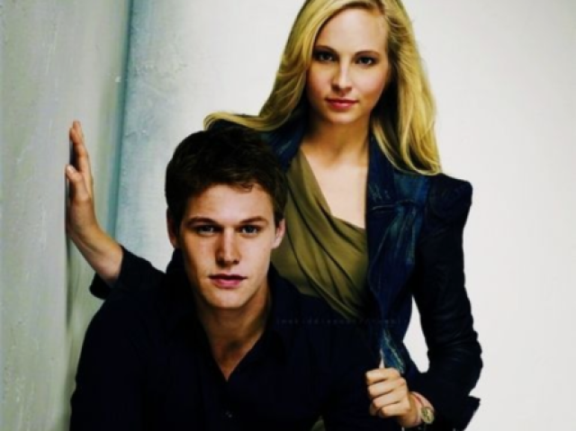 Caroline Forbes e Matt Donalvan