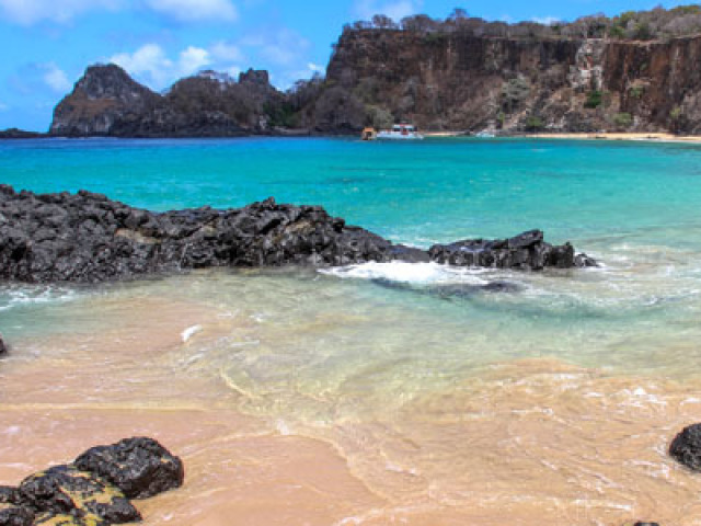 Um lugar quente, com praias bonitas