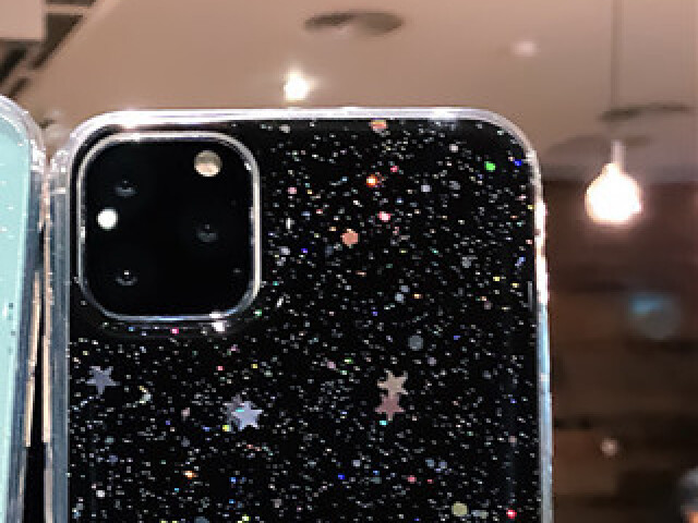 Iphone 12 pro com capinha preta com glitter