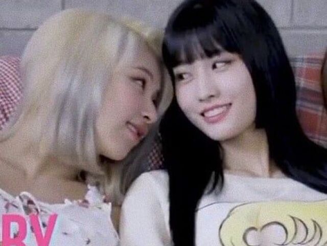 Momo/chaeyoung