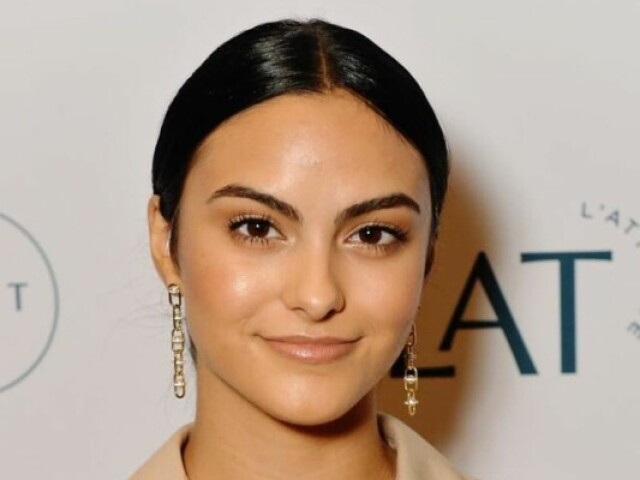 Camila Mendes